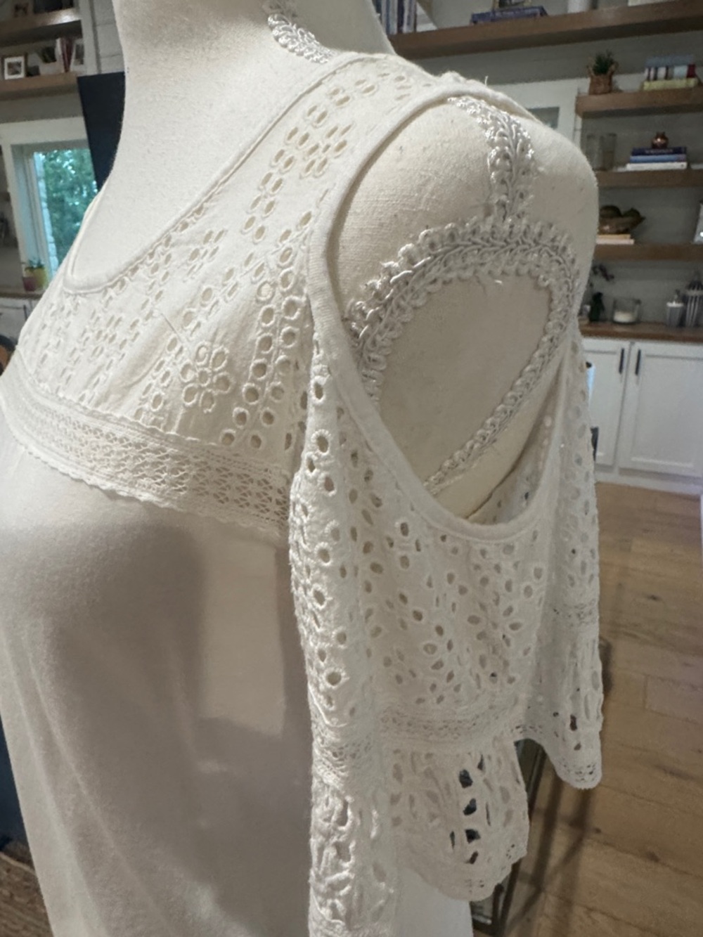 Ralph Lauren Cream Lace Yoke Cold-Shoulder Top - Spring Size XS Cotton - Picture 7 of 11
